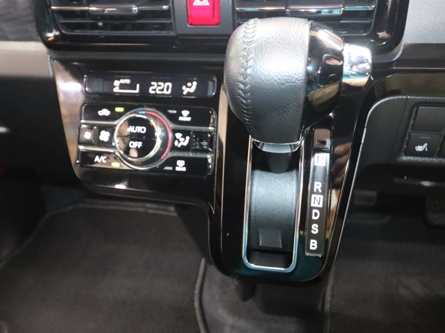 ダイハツ タントカスタム19枚目