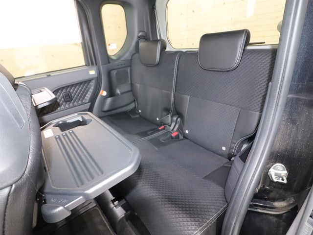 ダイハツ タントカスタム7枚目