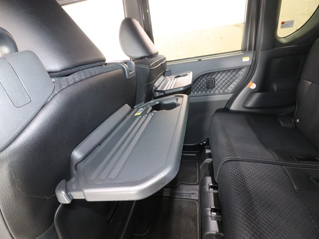 ダイハツ タントカスタム8枚目