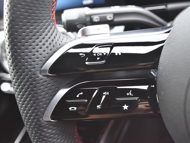 メルセデスベンツ GLAクラス15枚目