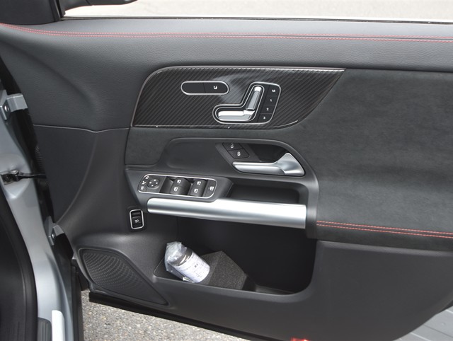 メルセデスベンツ GLAクラス18枚目