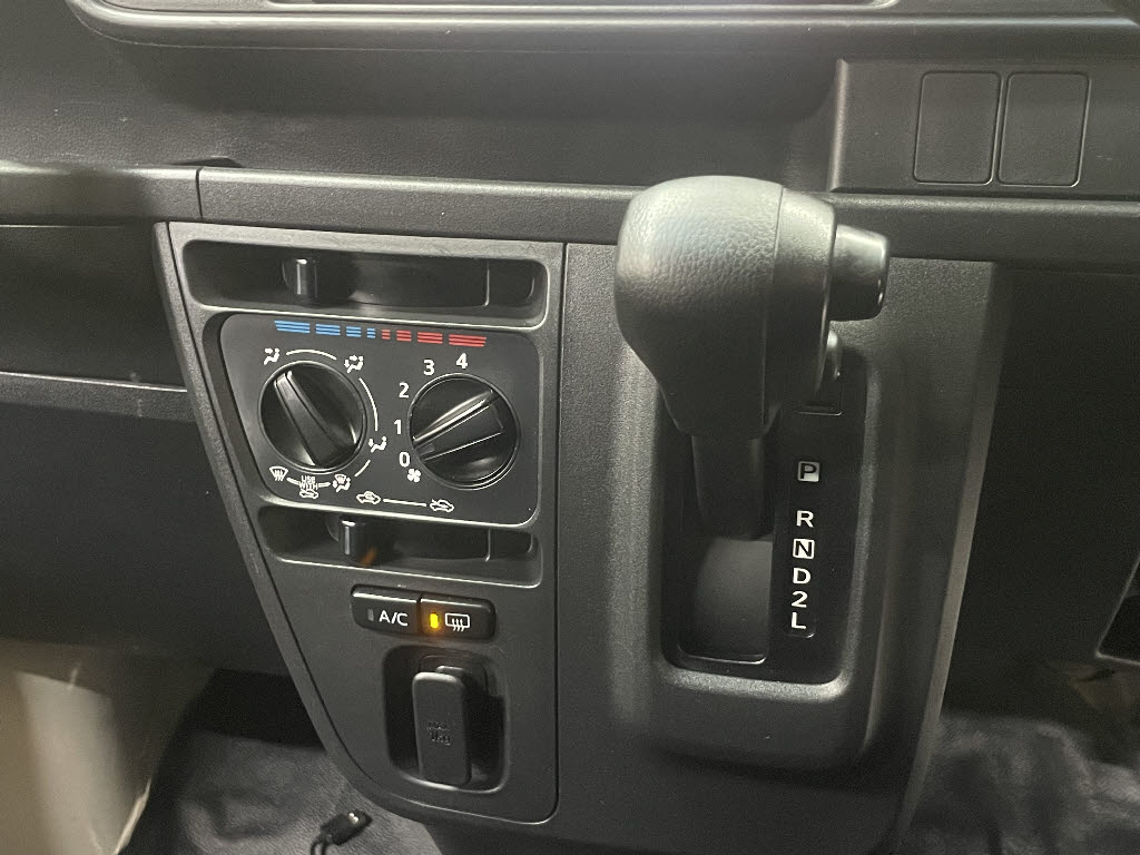 ダイハツ ハイゼットカーゴV18枚目