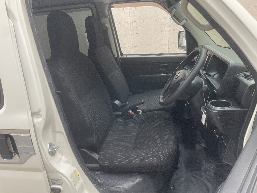 ダイハツ ハイゼットカーゴV3枚目