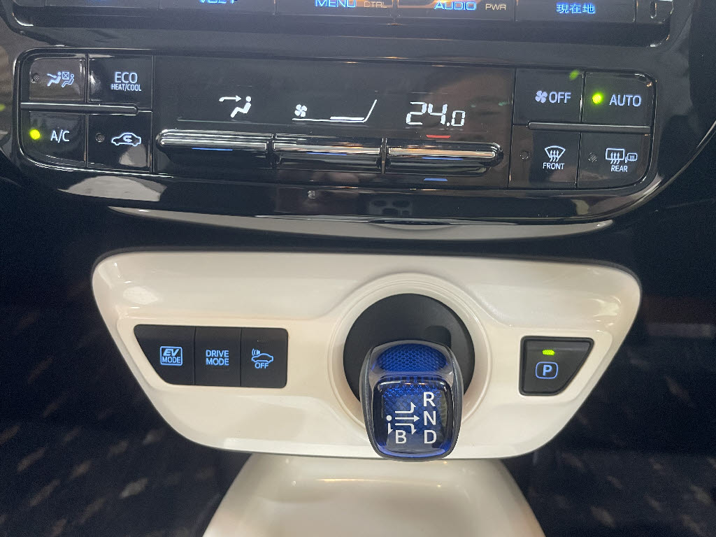 トヨタ プリウス18枚目