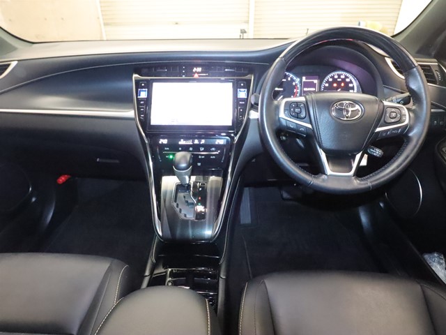 トヨタ ハリアー2枚目