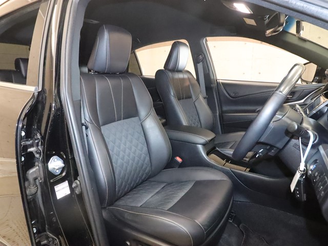 トヨタ ハリアー3枚目