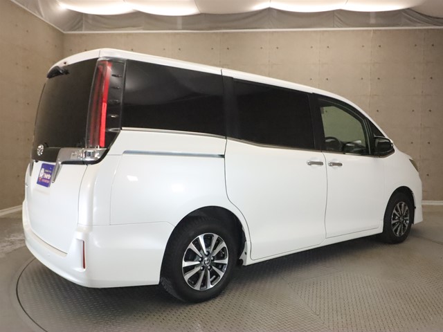 トヨタ エスクァイア1枚目