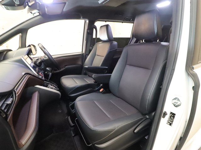 トヨタ エスクァイア7枚目