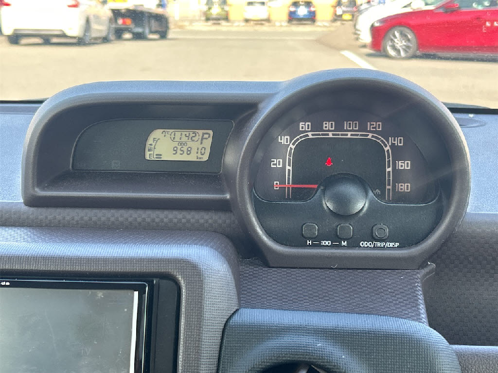 トヨタ スペイド5枚目