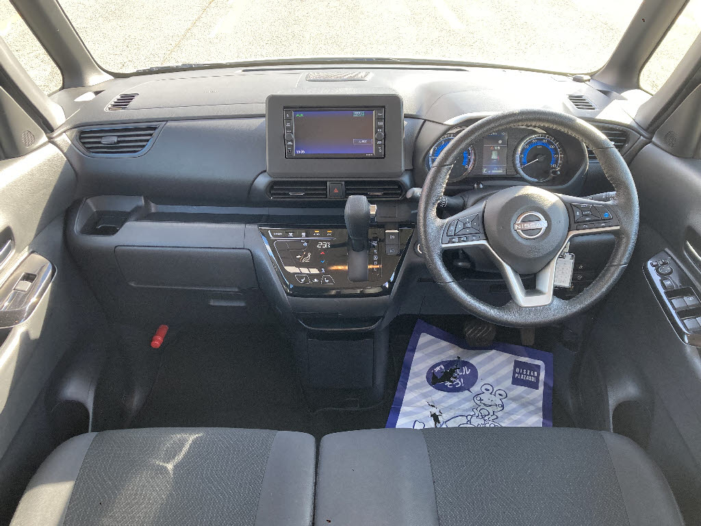 ニッサン ルークス2枚目