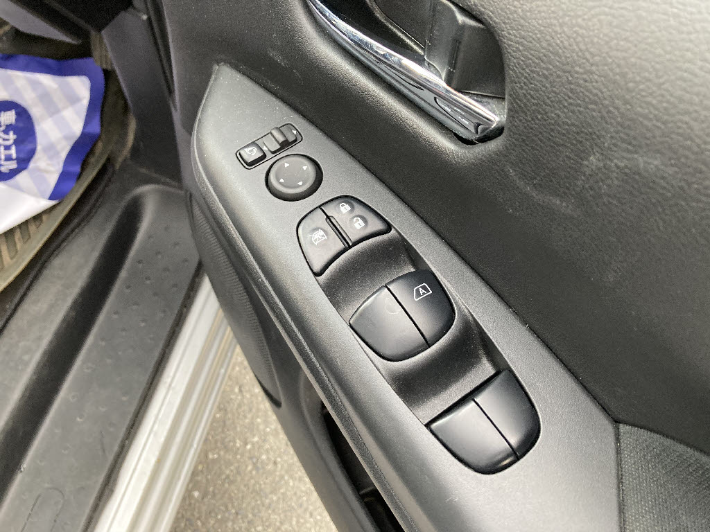 ニッサン セレナHV19枚目