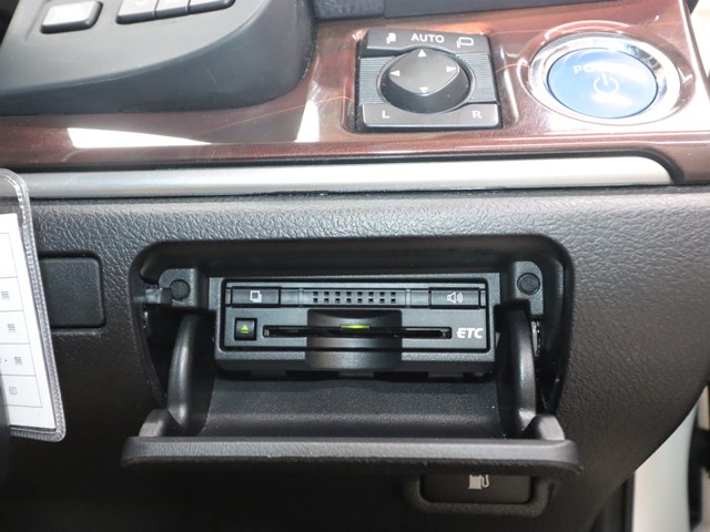 トヨタ クラウンＨＶ16枚目