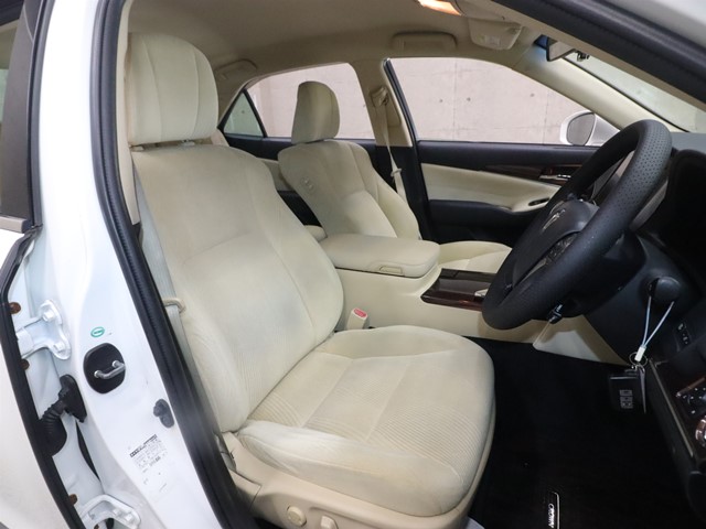 トヨタ クラウンＨＶ3枚目