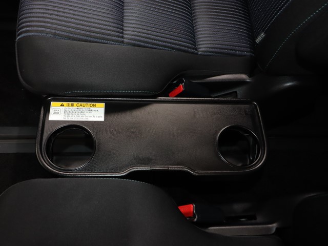 トヨタ ヴォクシー9枚目