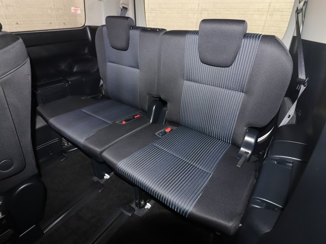 トヨタ ヴォクシー10枚目