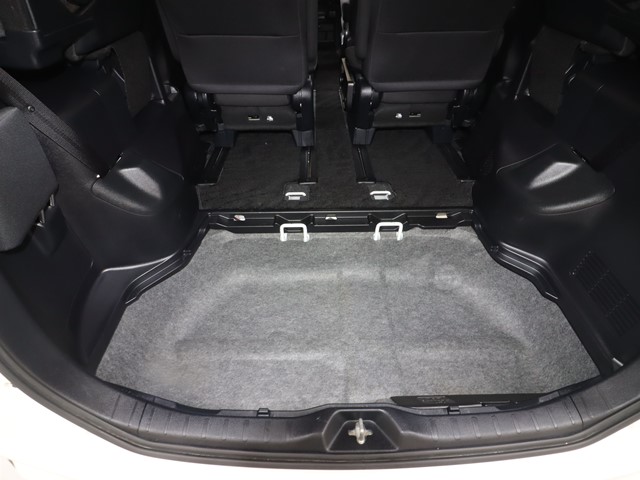 トヨタ ヴォクシー13枚目