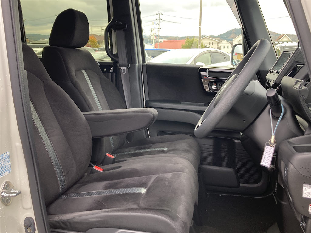 ホンダ N BOXカスタム19枚目