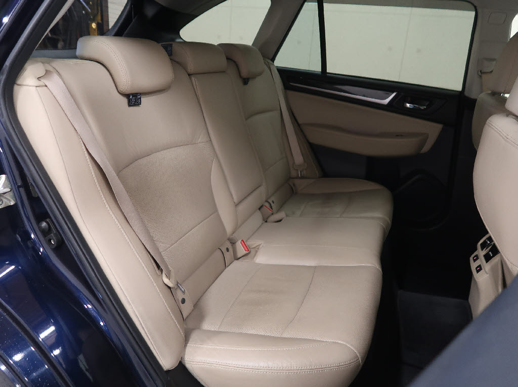 スバル レガシィアウトバック5枚目