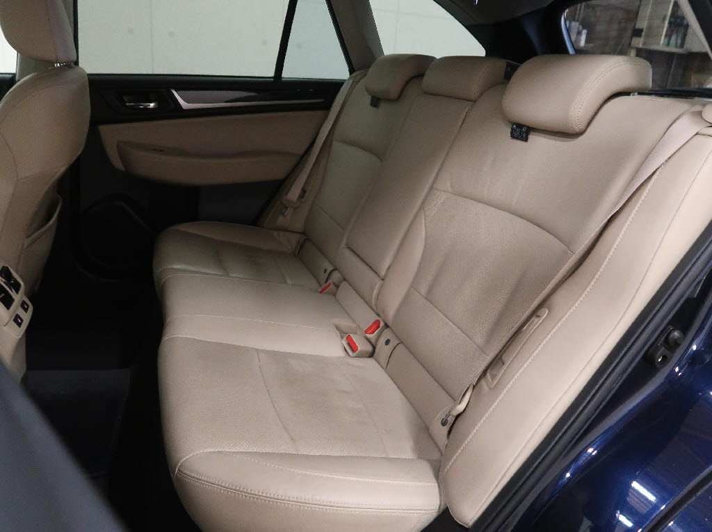 スバル レガシィアウトバック7枚目