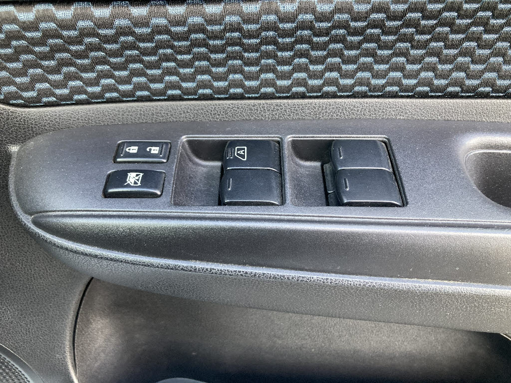 ニッサン ノート17枚目