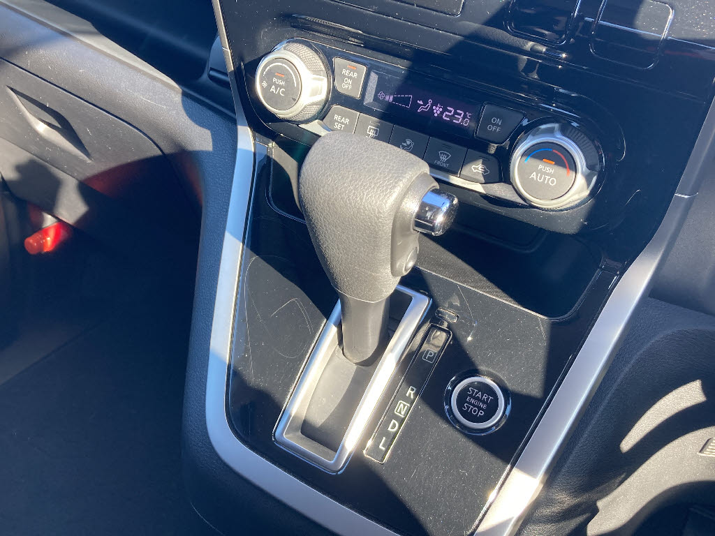 ニッサン セレナ16枚目