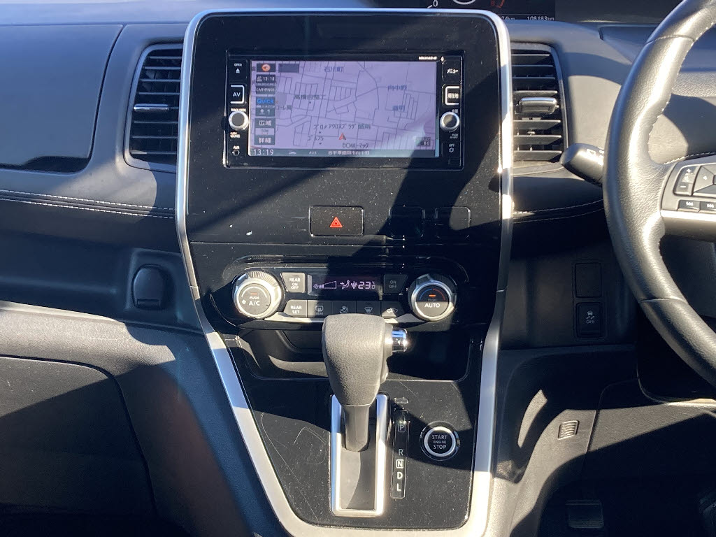 ニッサン セレナ4枚目