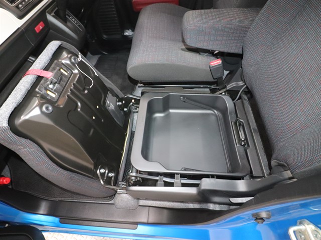 スズキ スペーシア6枚目