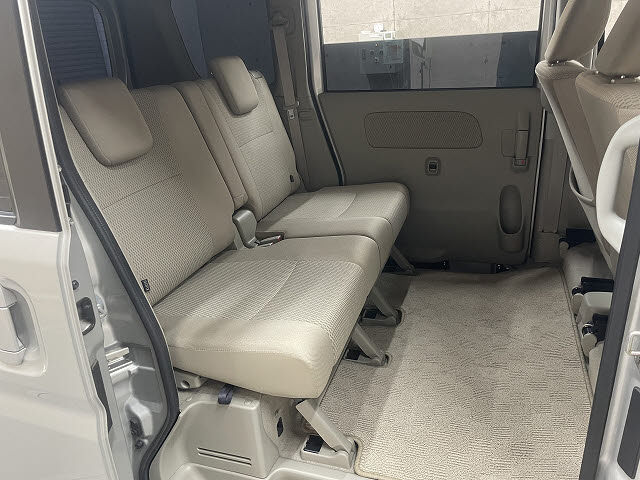 ニッサン NV100クリッパーリオ4枚目