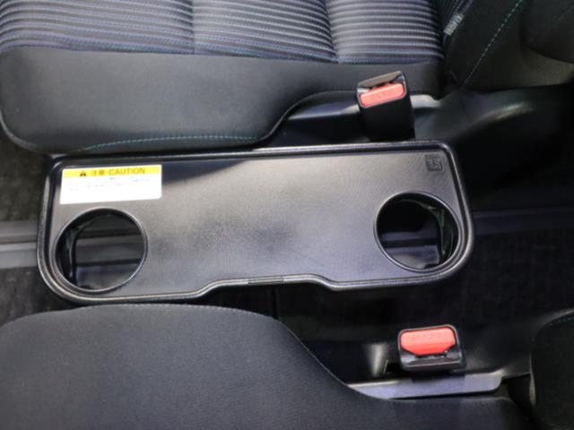 トヨタ ヴォクシー9枚目