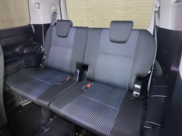 トヨタ ヴォクシー10枚目