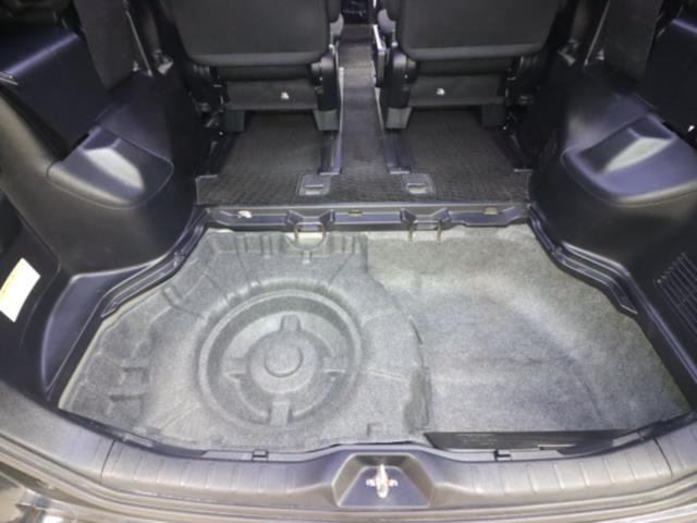 トヨタ ヴォクシー13枚目