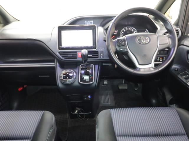 トヨタ ヴォクシー2枚目