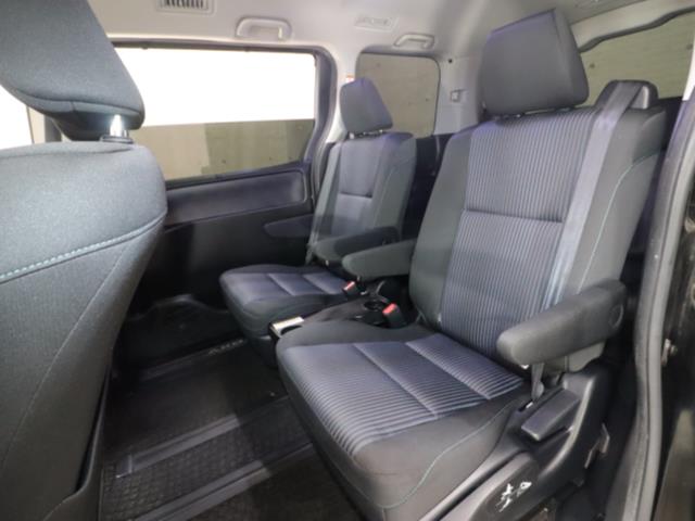 トヨタ ヴォクシー8枚目