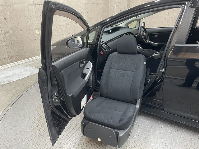 トヨタ プリウス7枚目