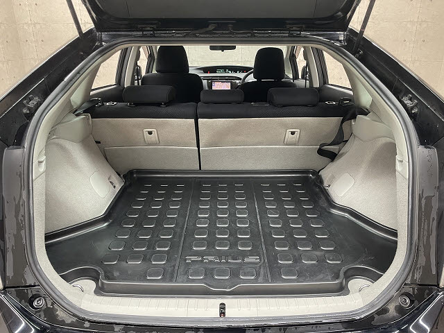 トヨタ プリウス8枚目