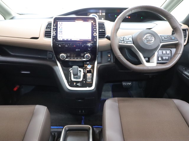 ニッサン セレナ2枚目