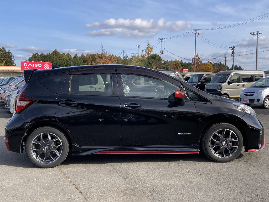 ニッサン ノート18枚目