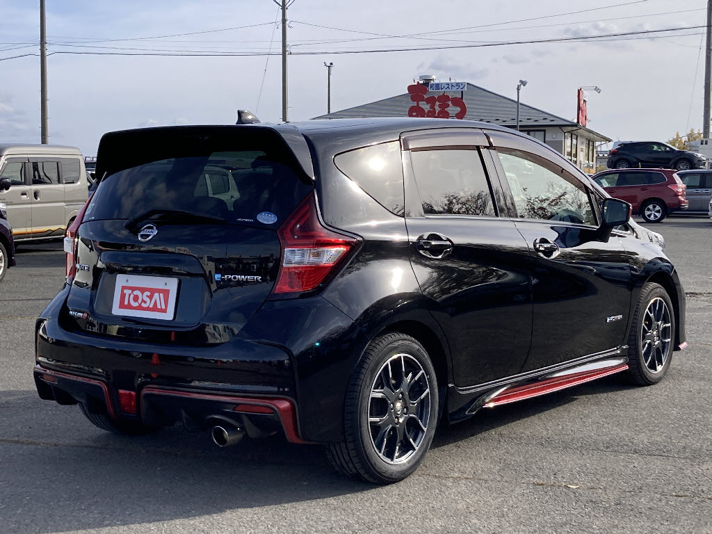 ニッサン ノート1枚目