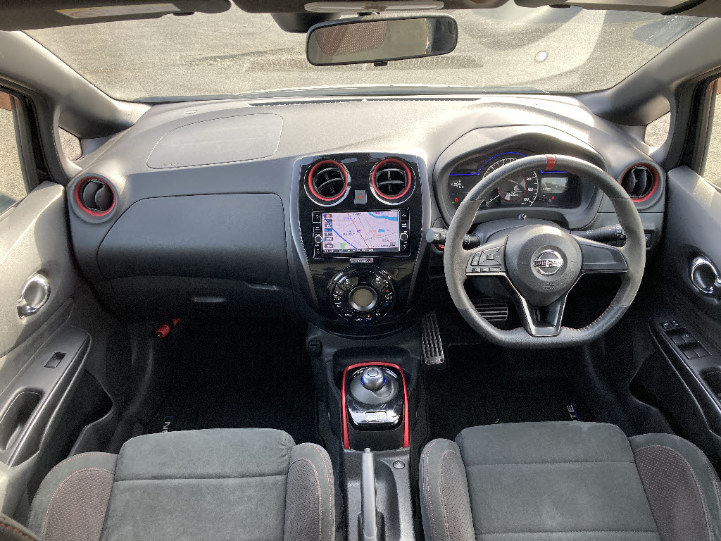 ニッサン ノート2枚目