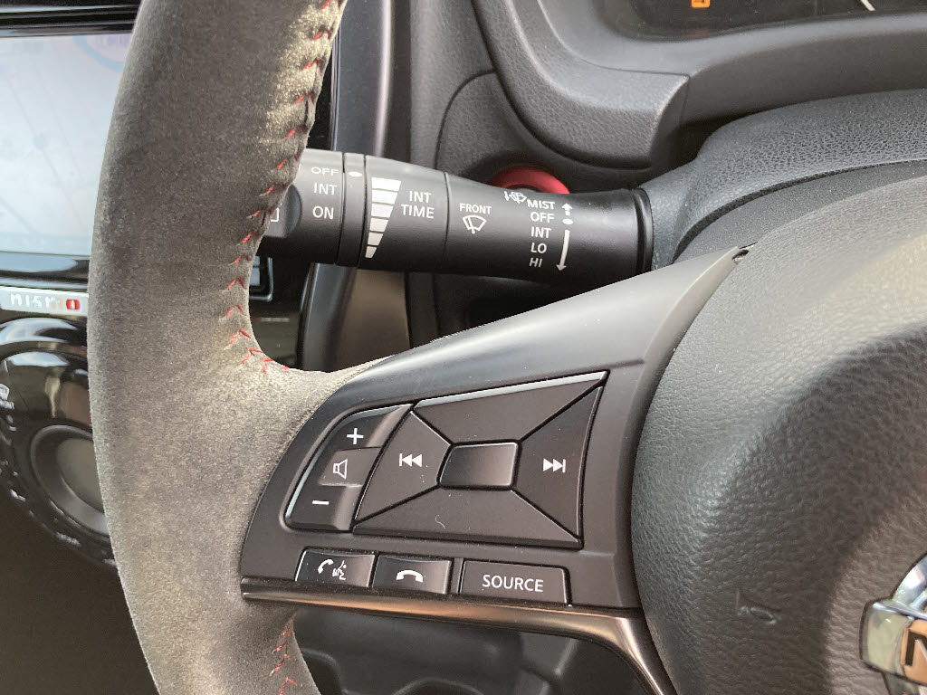 ニッサン ノート7枚目