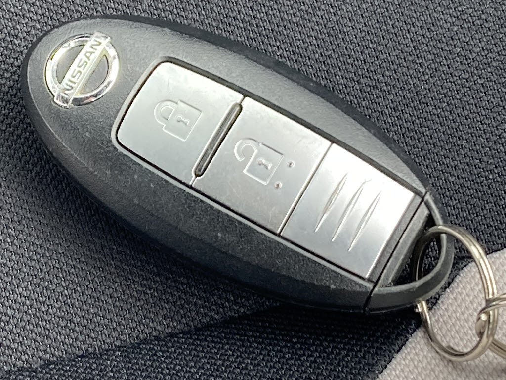 ニッサン ノート10枚目