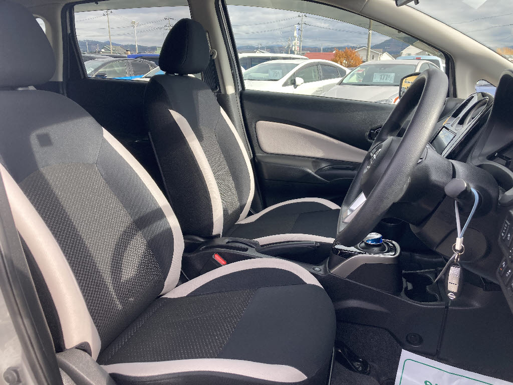 ニッサン ノート18枚目