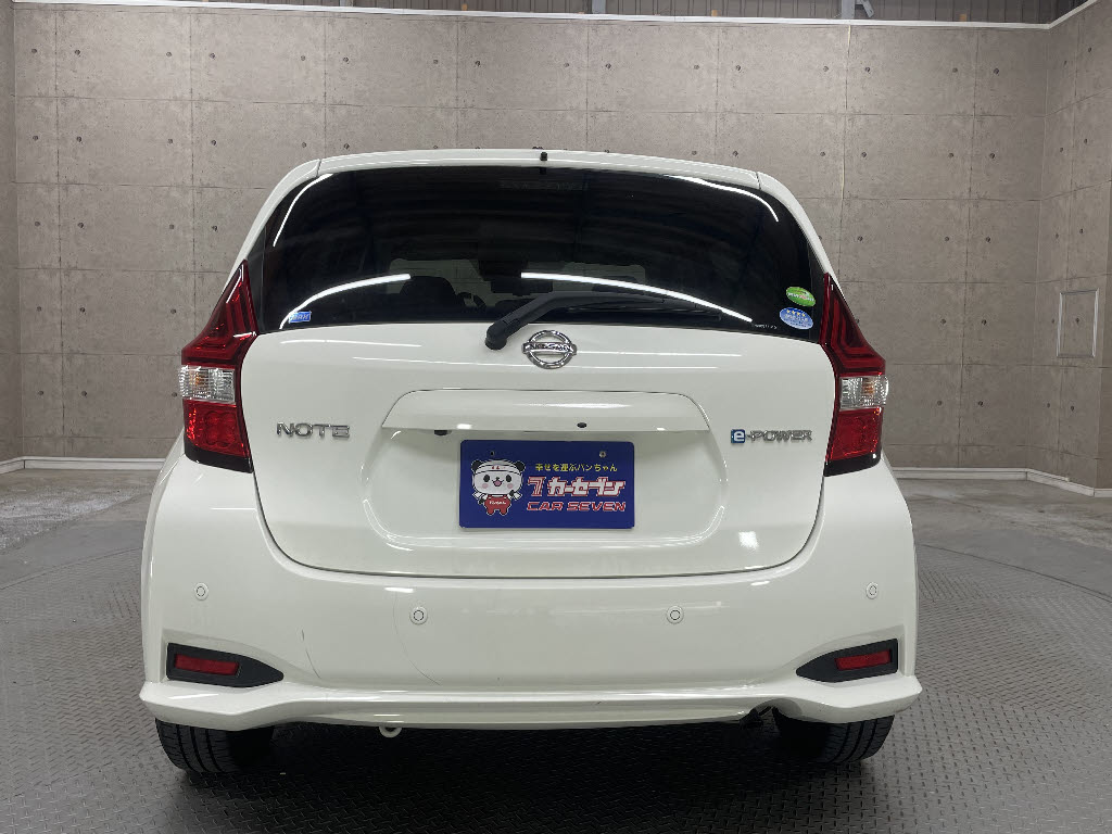 ニッサン ノート11枚目