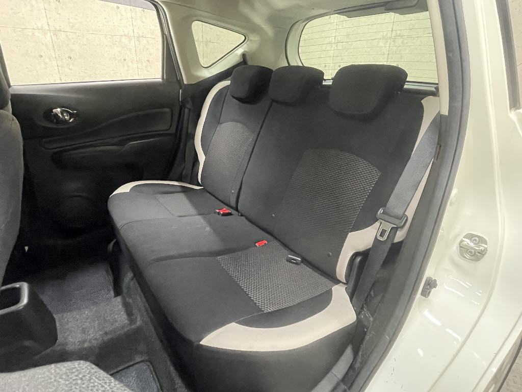 ニッサン ノート6枚目