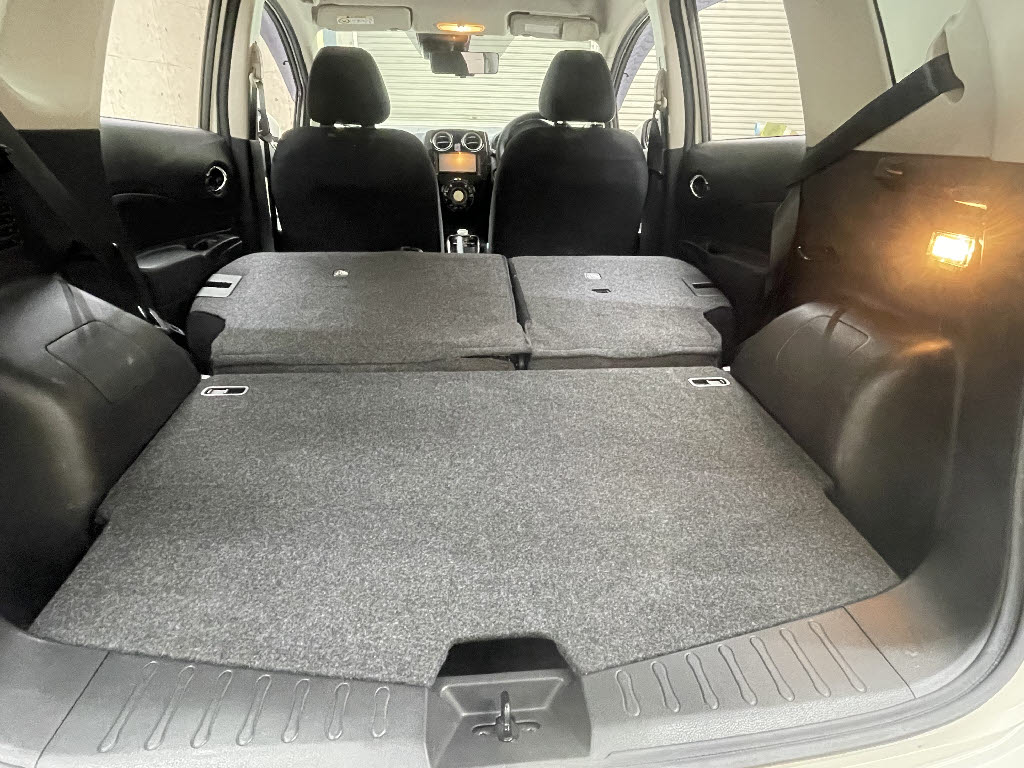 ニッサン ノート8枚目