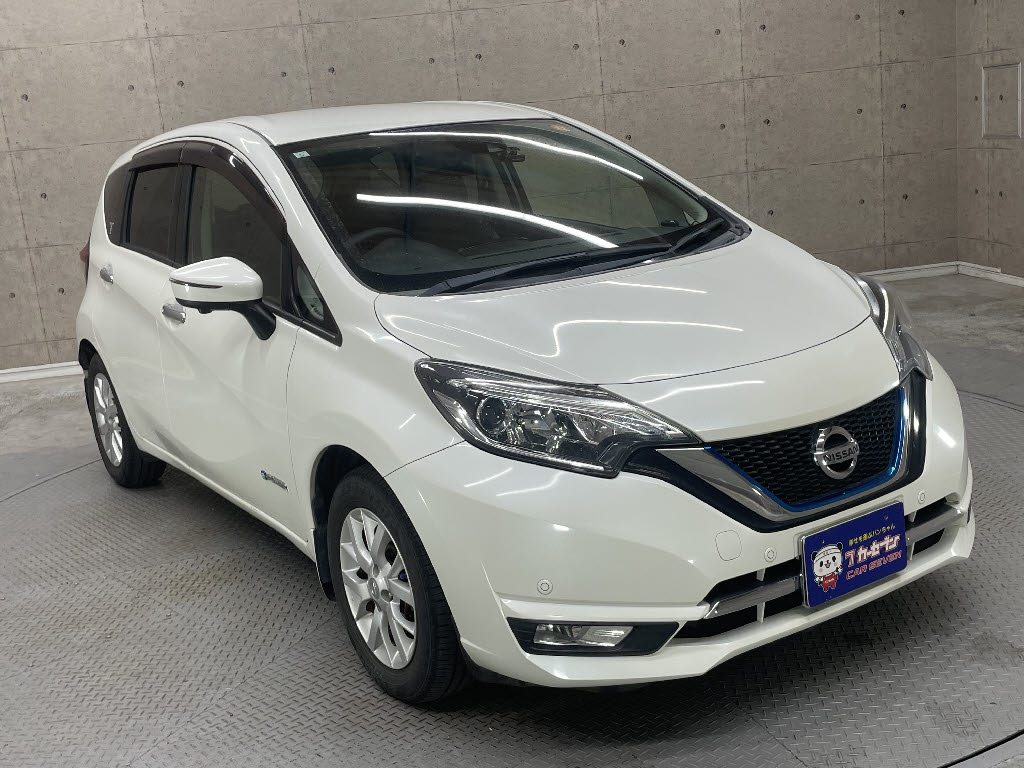 ニッサン ノート10枚目