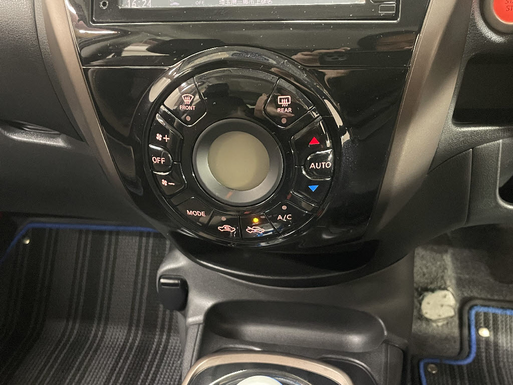 ニッサン ノート18枚目