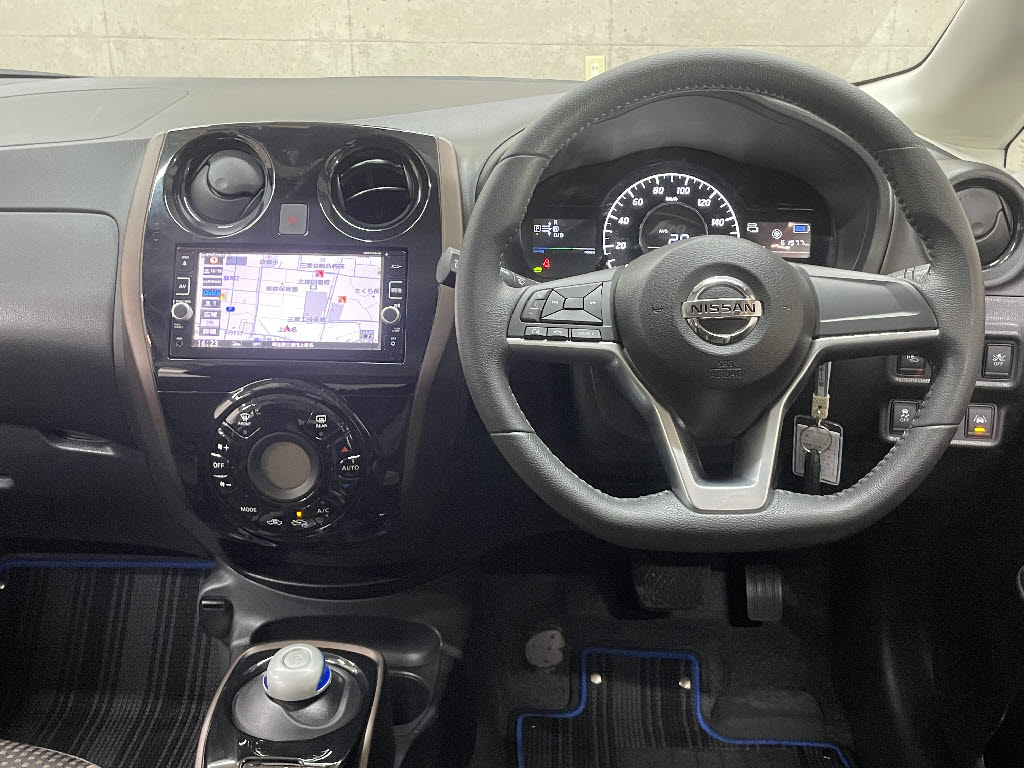 ニッサン ノート2枚目