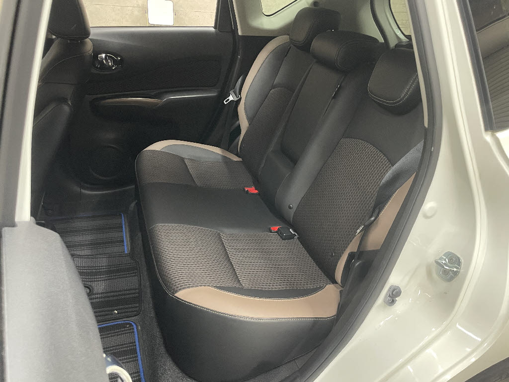 ニッサン ノート6枚目