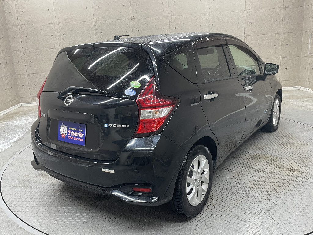 ニッサン ノート1枚目